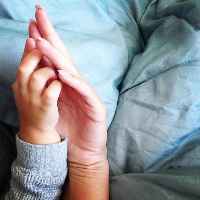 "Tenemos que cumplir dos roles y no es una tarea fácil", agrega.