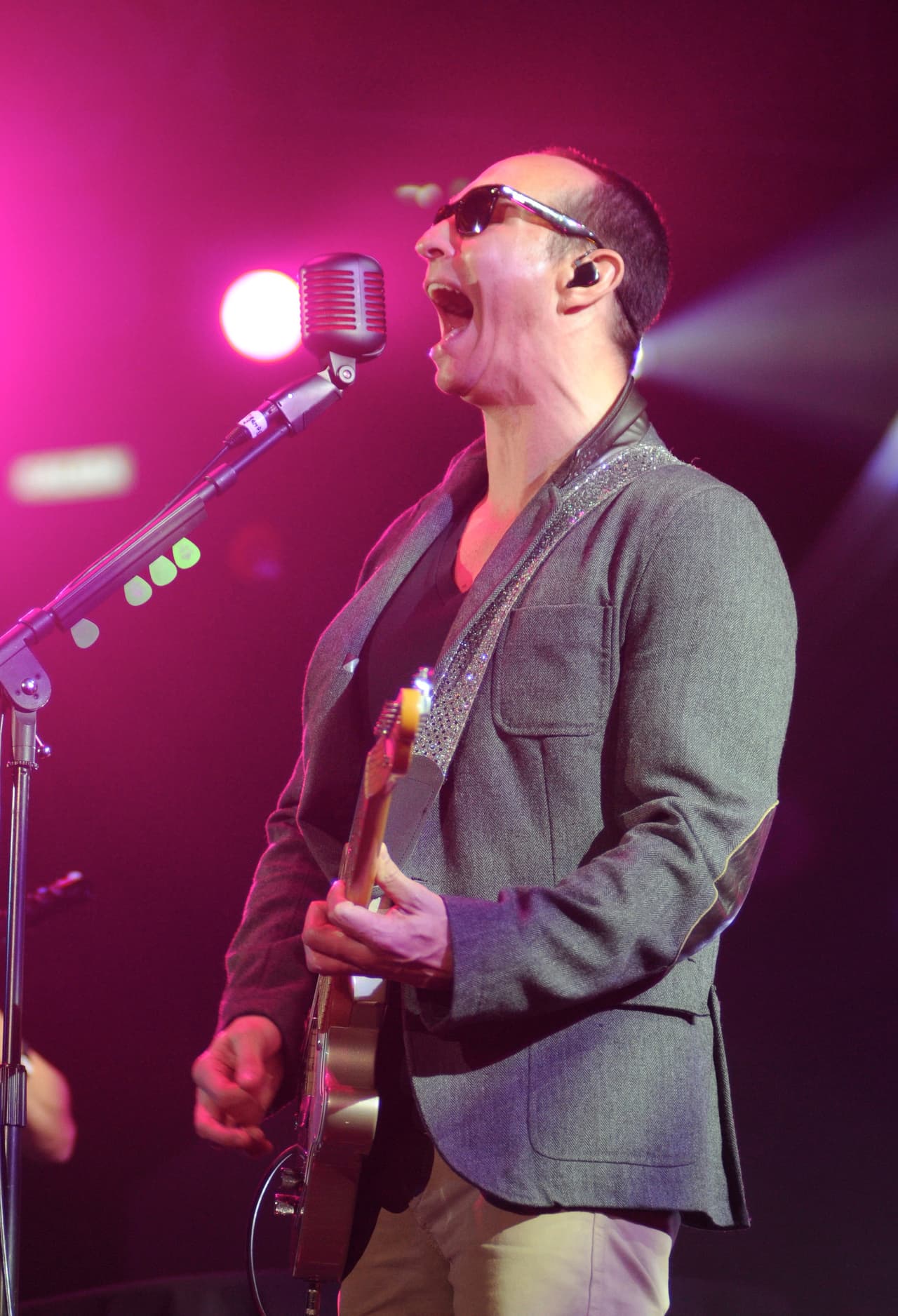 "Tenemos 
<b><a href="https://www.univision.com/famosos/andrea-legarreta-y-erik-rubin-no-le-haran-una-fiesta-de-15-anos-a-mia-porque-ella-quiere-otra-cosa-fotos" target="_blank">una serie en puerta</a></b> que saldrá aproximadamente en un año", dijo en entrevista con 
<b><a href="https://m.youtube.com/watch?v=Qp5WSHMEmsY" target="_blank">'Ventaneando'</a></b> el lunes 4 de mayo. 
<br>