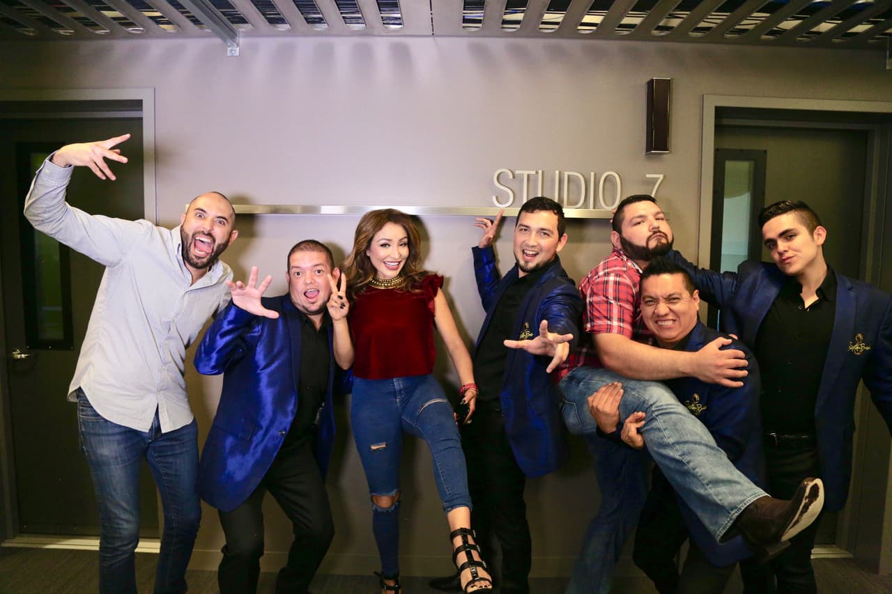 Despues de ganar en Premios Juventud.