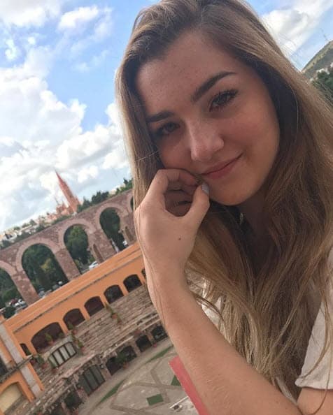 “Una vez me peleé con una persona en Twitter, fue la ex de mi ex”, dijo al inicio de su relato. 
<br>