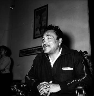 ‘
<b>Chango</b>’, como le decÃan, murió en la pobreza extrema en un albergue para indigentes en Ciudad de México, en 1980. Toda su fortuna fue despilfarrada en el alcohol, una enfermedad que no lo dejó triunfar más en el cuadrilátero.