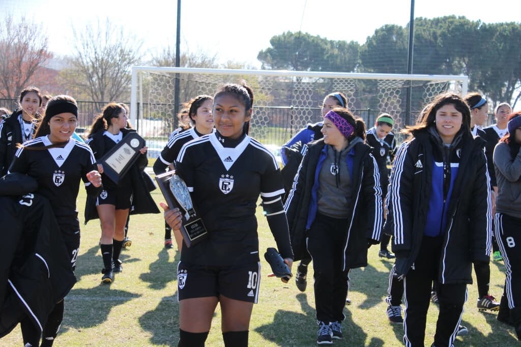 Destacó en varios equipos de fútbol.
