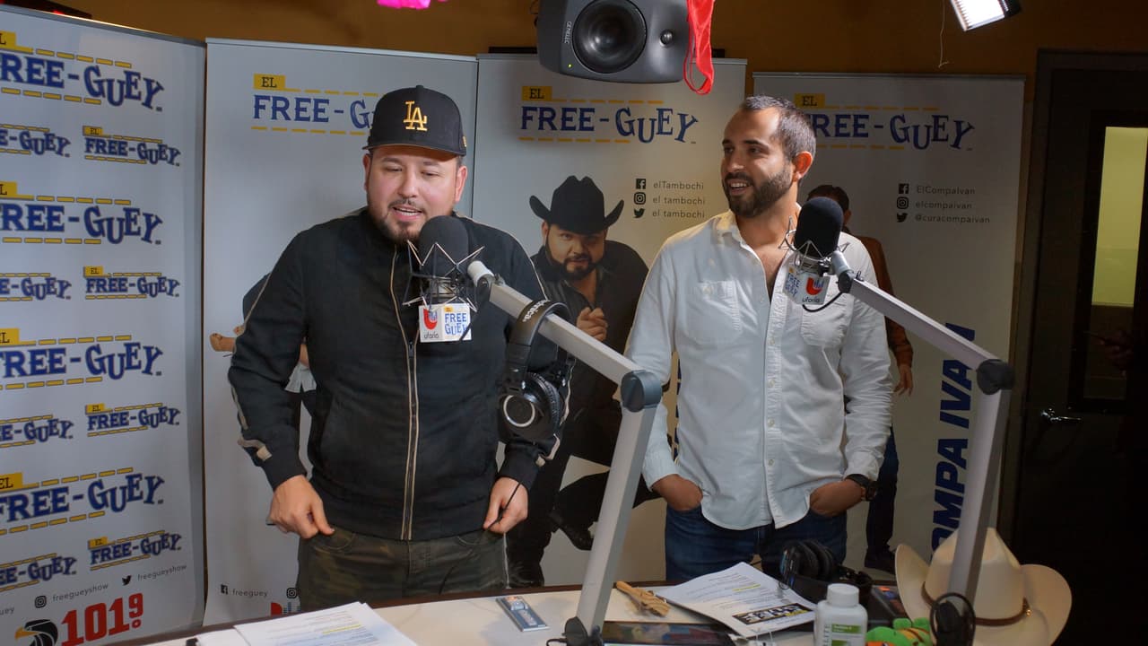 Roberto Tapia llegó al Free-guey show con nuevo sencillo y se armó tremenda fiesta.