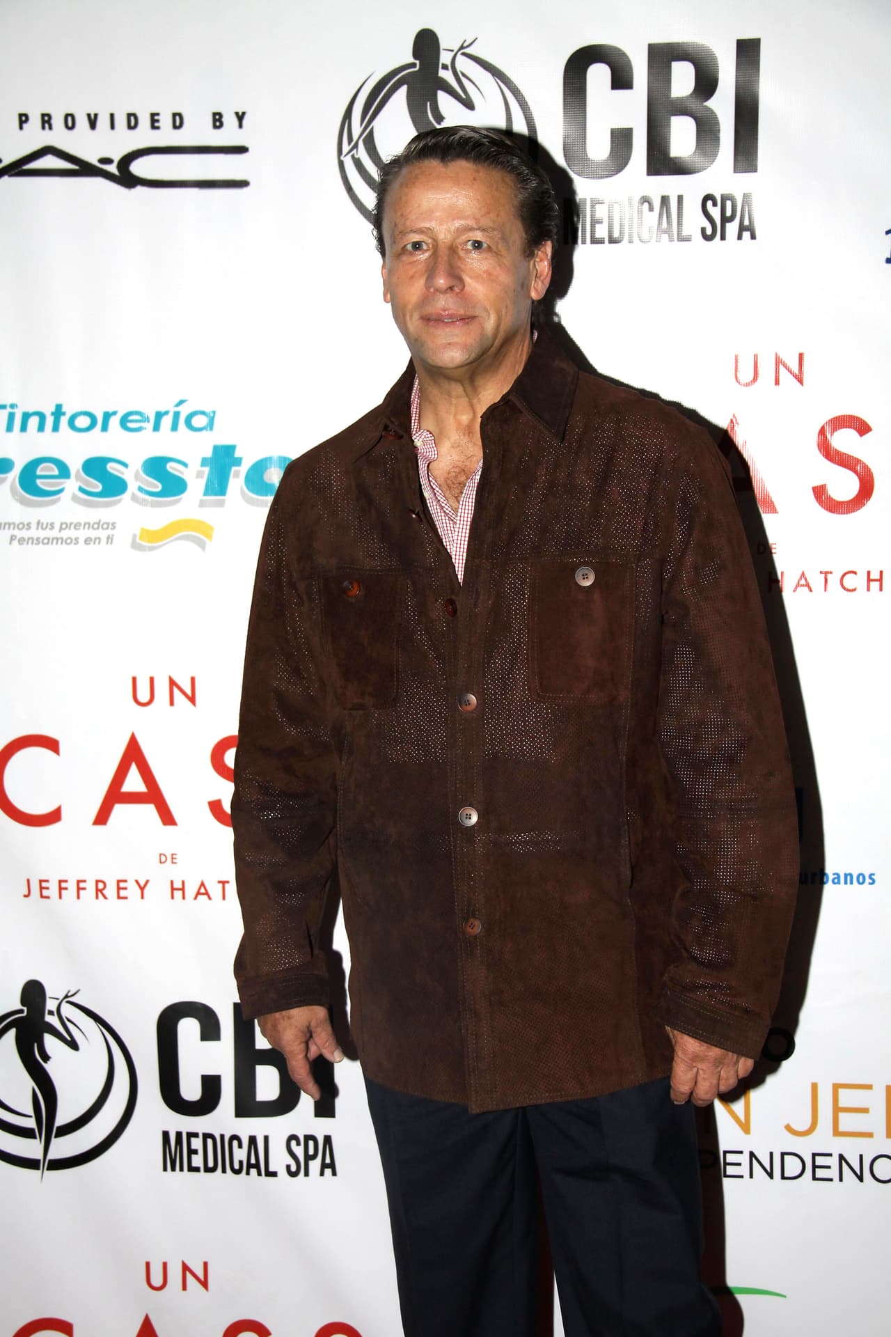 La desilusión que siente Alfredo Adame por sus tres hijos varones escaló a nuevos niveles. 
<br>