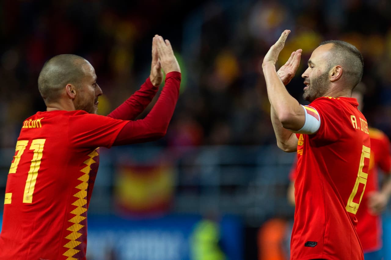 La pelota se fue hacia el palo izquierdo de Carvajal, picó antes antes de la línea y se metió al fondo del arco.