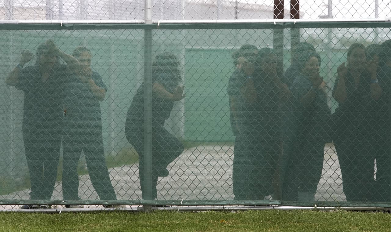 Abogados piden la liberación inmediata de inmigrantes ‘mayores’ y ‘vulnerables’ detenidos en cárceles de ICE