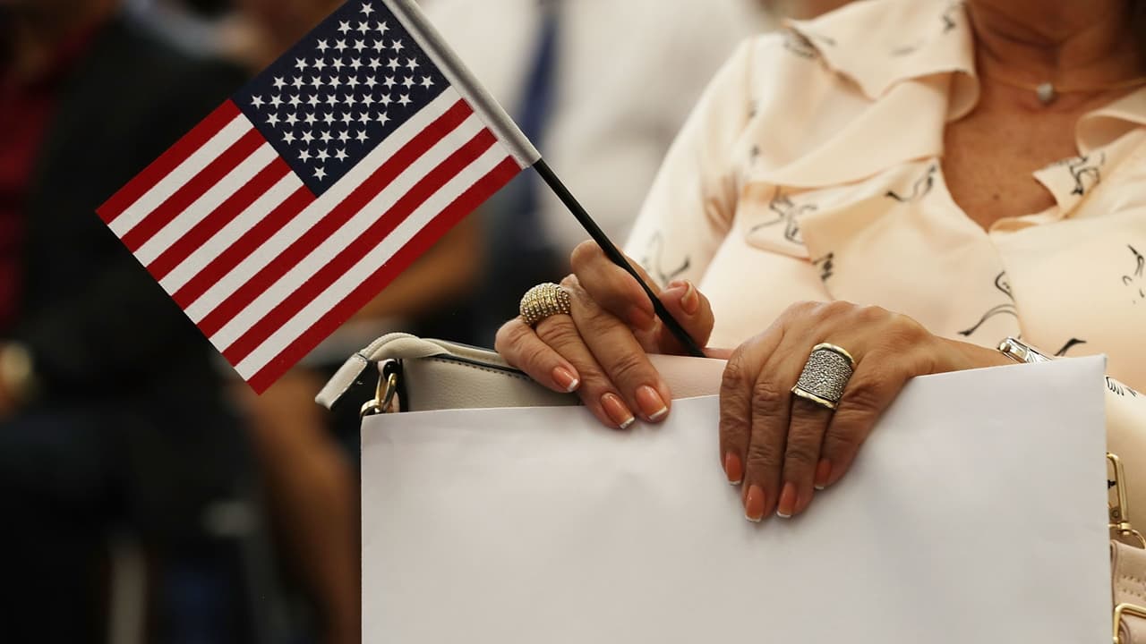 <b>Bonus: Las mejores y peores ciudades para inmigrantes que buscan la ciudadanía estadounidense, según un estudio de 2019.</b>