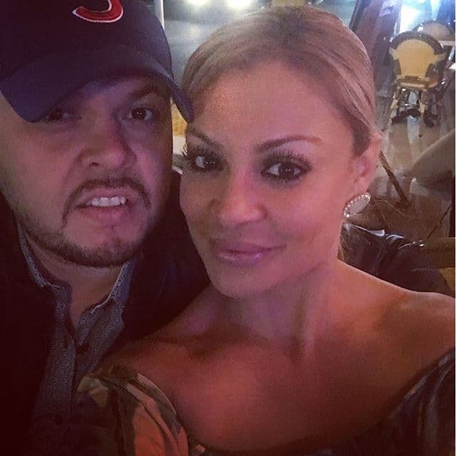 Para el maquillaje, Marisol prefiere un estilo más ligero que resalte su enigmática mirada.