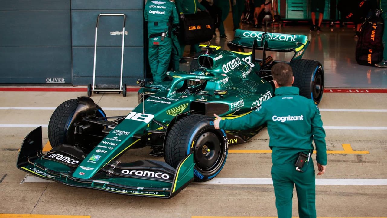 Sebastian Vettel y Lance Stroll, de Aston Martin, competirán en este AMR22.