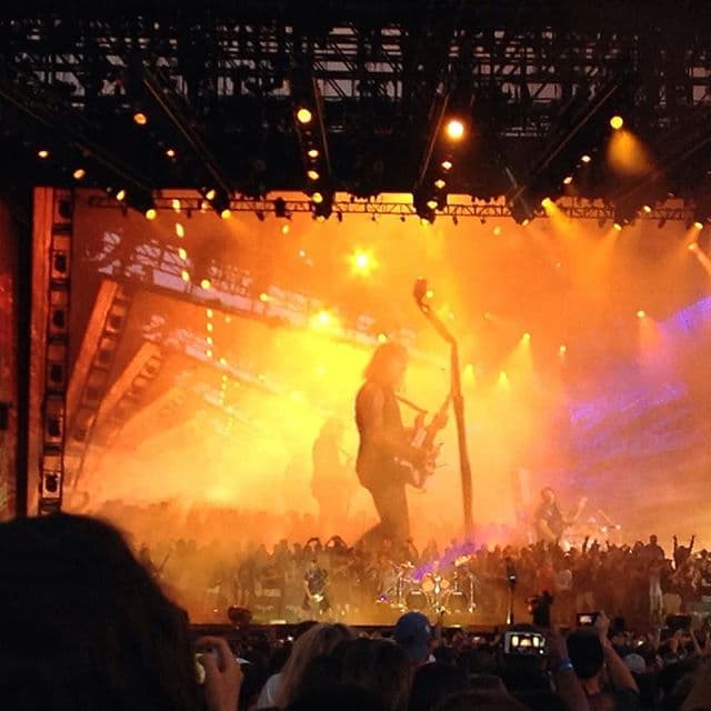 Los integrantes de Metallica: James Hetfield, Lars Ulrich, Robert Trujillo y Kirk Hammett, hicieron vibrar a las miles de personas que asistieron al segundo día del Lollapalooza 2015, ellos no dejaron de rocanrolear a tope. Temas como 'Nothing Else Matters' o 'Enter Sandman' fueron aclamadas por los seguidores quienes abarrotaron el Grant Park en Chicago.