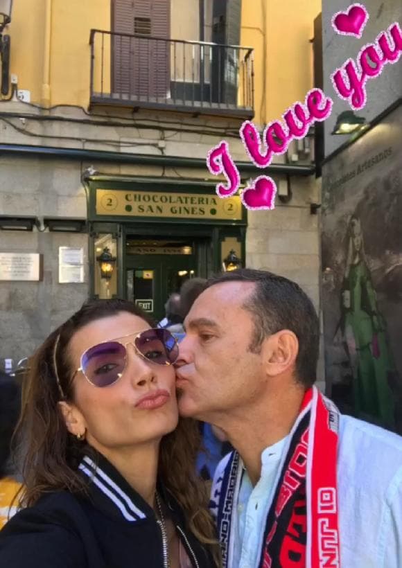 Aunque Cristy no fue el amor de su infancia, la etapa en que se conocieron fue perfecta para ahora vivir como en un cuento de hadas.