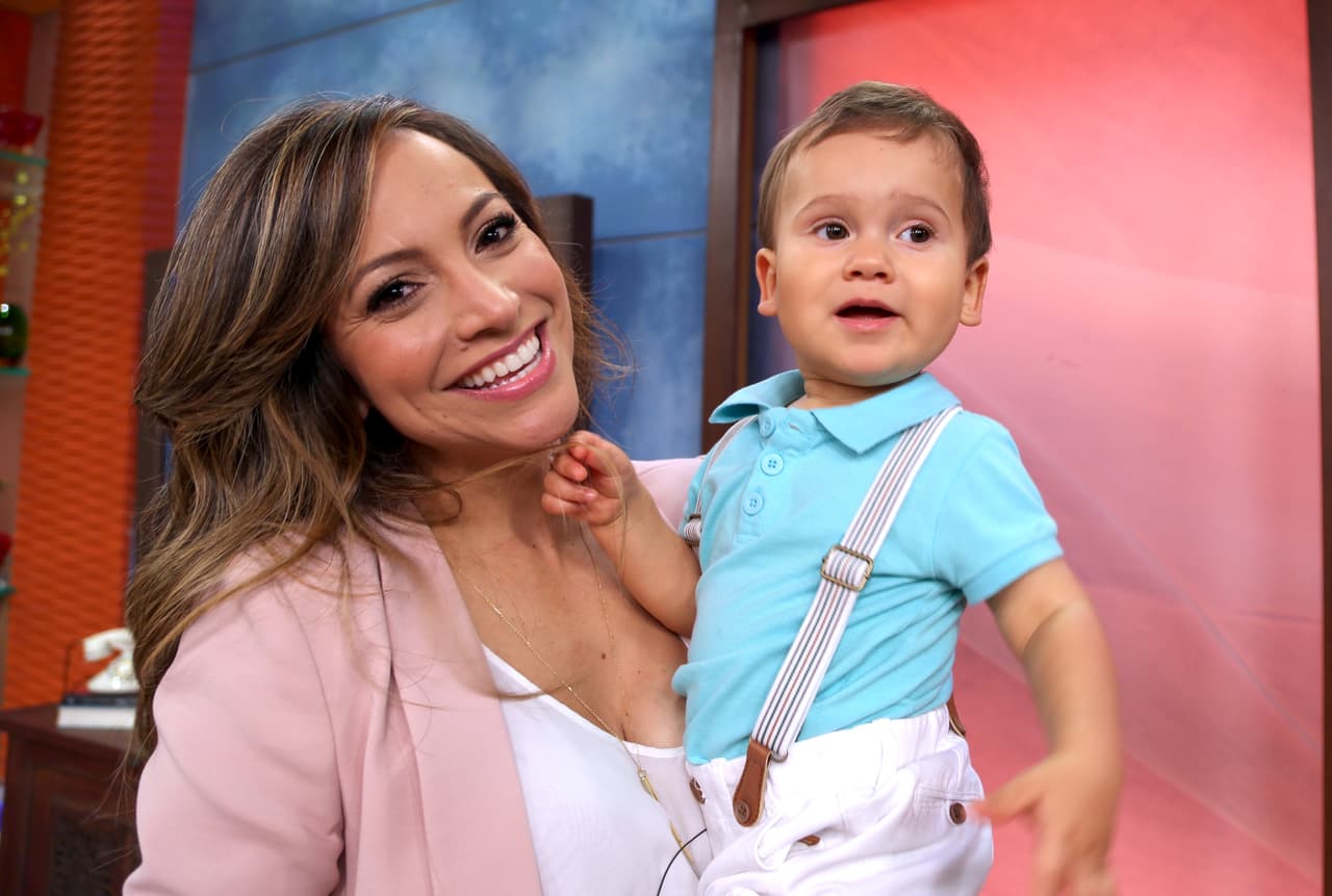 ¡Bruce fascinado con su visita a casita!