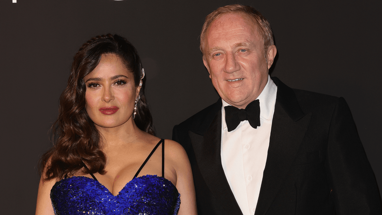 Salma Hayek pensó que su esposo la engañaba: descubrió un mensaje en su celular 