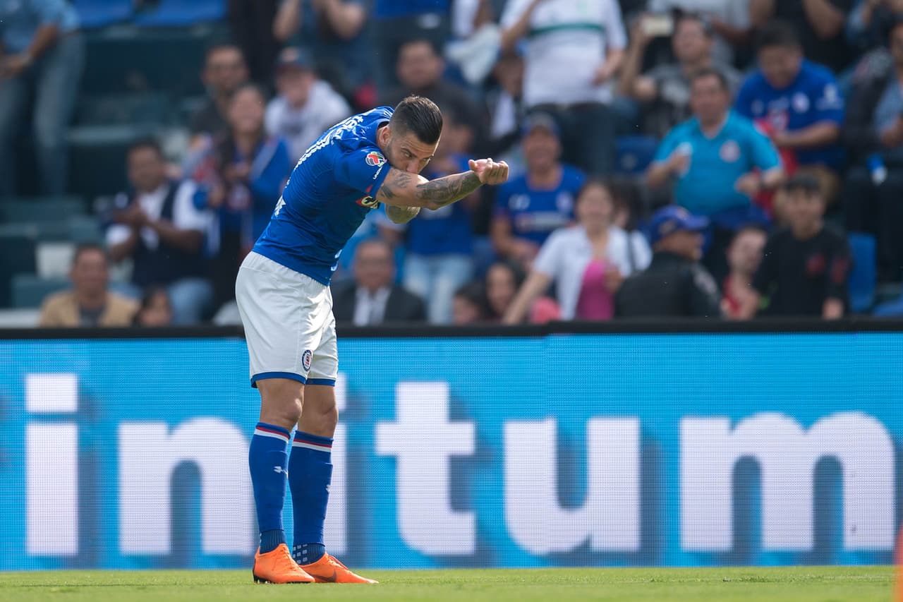 14 Cruz Azul: 15 puntos producto de 3 victorias, 6 empates y 5 derrotas con 16 goles a favor y 15 en contra.