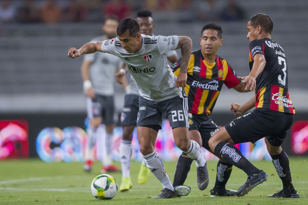 En el segundo tiempo el ritmo del partido se aceleró, pero quien mejor se supo adaptar a la nueva velocidad fue el equipo de la Primera División.