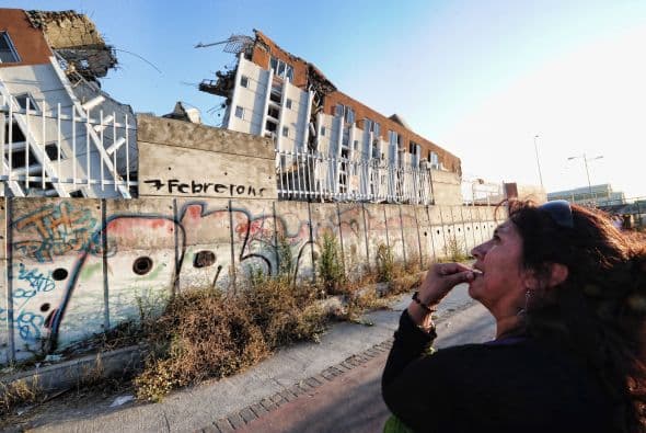 "La gente de la región (de Bio-Bio) se encuentra traumatizada debido a los temblores y al terremoto del 27 de febrero, y quiero hacer un llamado a la calma, la gente se abastece pero los servicios funcionan de buena manera", dijo a la prensa local Gonzalo Arroyo, director de Onemi en la región de Bio-Bio.