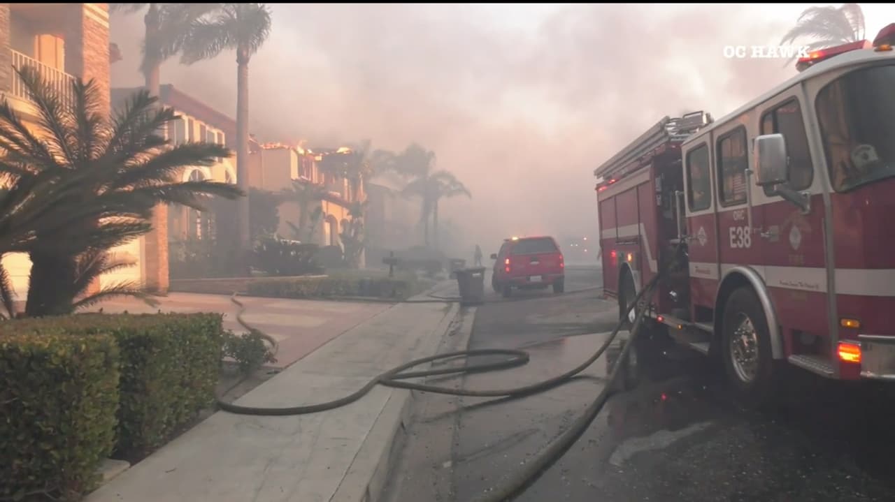 "Los vientos que experimentamos hoy no son inusuales. Estos no eran vientos de Santa Ana.
<b>Estos son nuestros vientos costeros que experimentamos generalmente todos los días</b>", dijo Fennessy.