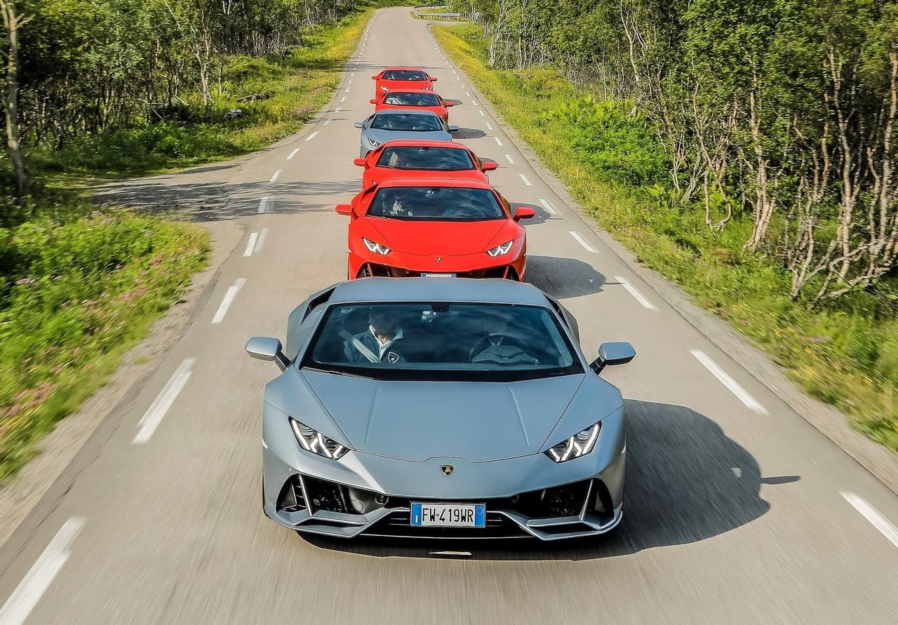 En cuanto a
<b>consumo de combustible</b>, esta bestia del asfalto registra 13 mpg en ciudad, 18 mpg en carretera y 15 mpg en trayecto combinado.