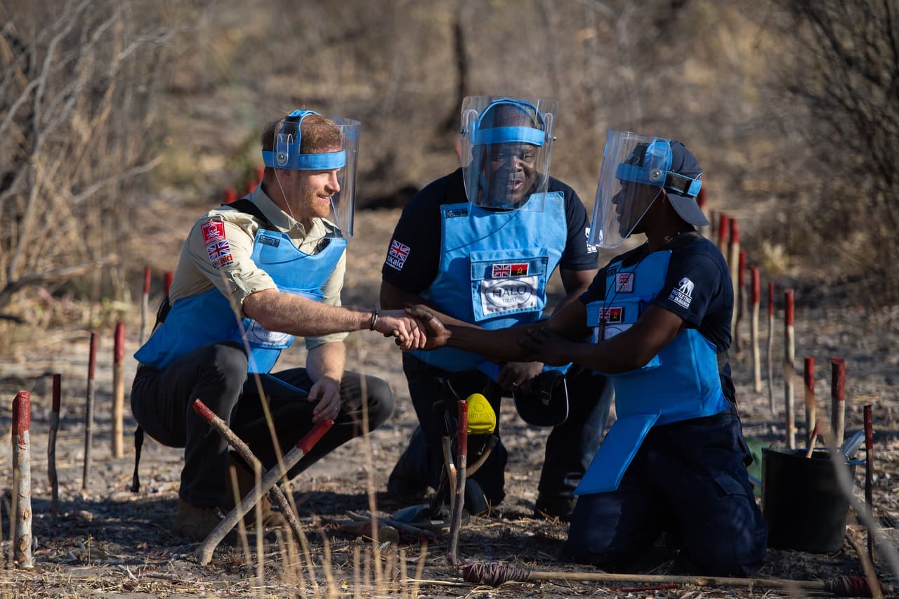 "A su llegada, su alteza real será recibida por la gobernadora de Huambo, Joana Lina, quien también fue la anfitriona oficial de la visita de la princesa Diana", agregó.