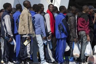 Las buenas condiciones meteorológicas favorecen el flujo de inmigrantes procedentes de las costas norteafricanas hacia Italia, como entrada al continente europeo.
