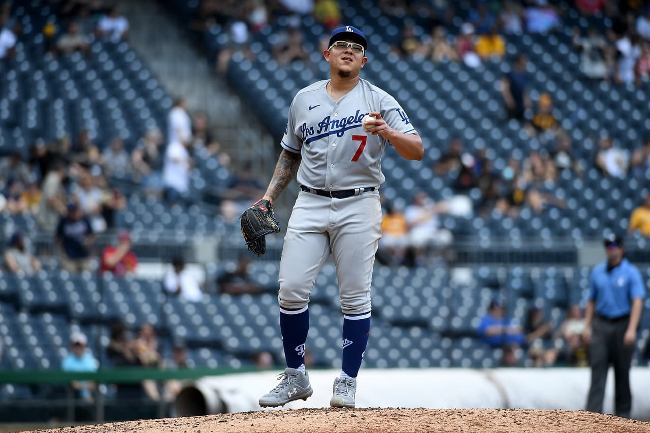 Retiran casillero de Julio Urías en vestidor de Los Angeles Dodgers