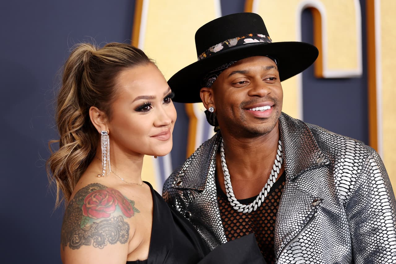 Jimmie y su esposa se casaron en secreto en 2021, un año antes de hacer una ceremonia entre amigos y familiares. La pareja tiene un hijo, Aadyn, y dos hijas Naomi y Zara.