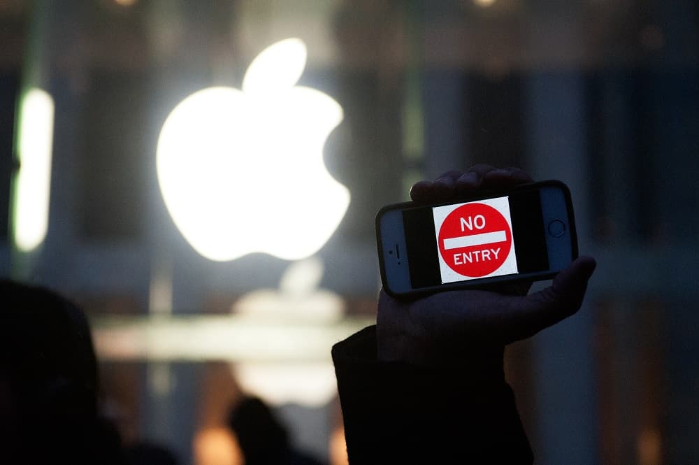 El FBI dice que ingresó en el iPhone del atacante de San Bernardino sin la ayuda de Apple