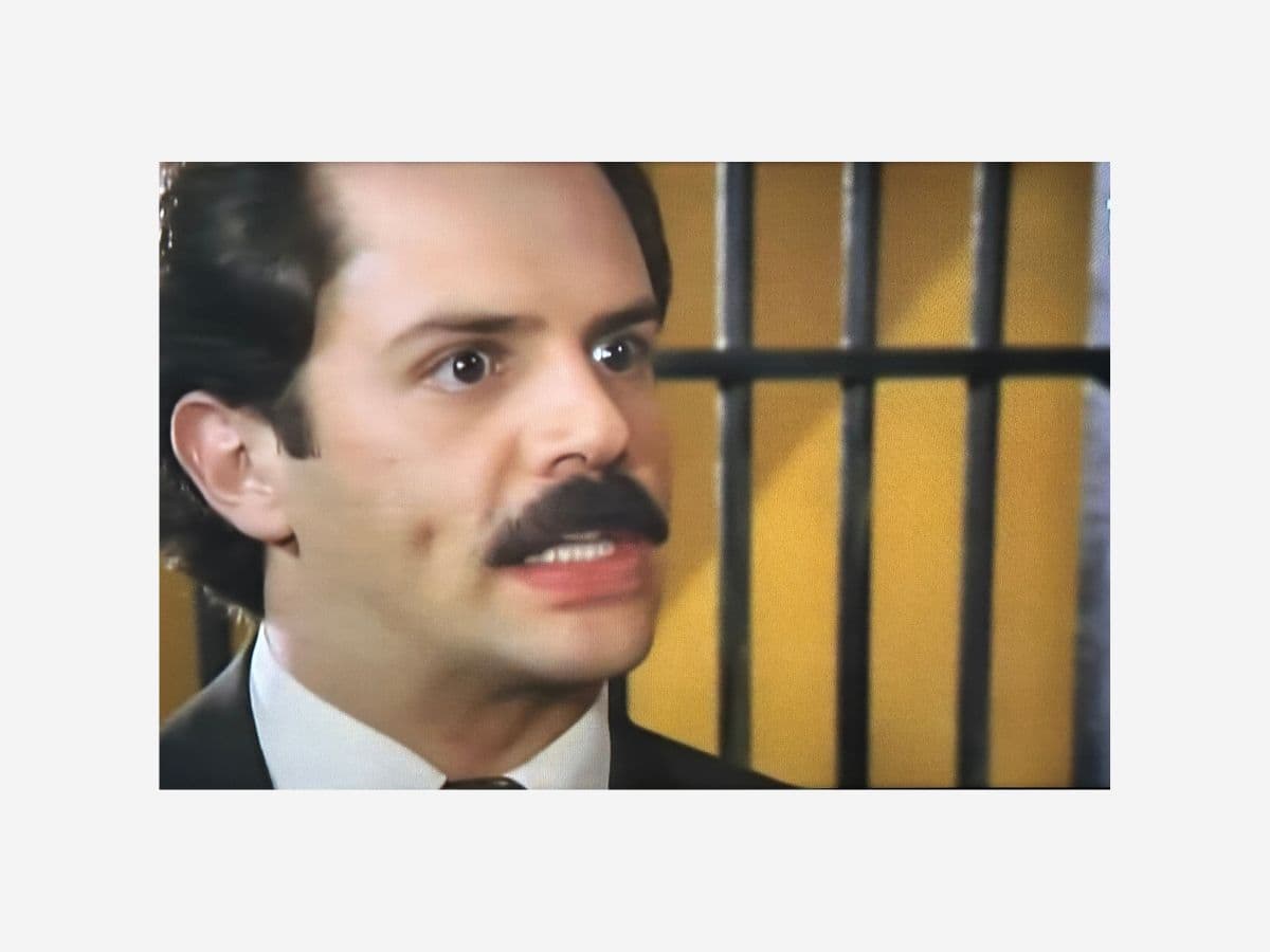 Así se veía Héctor Parra, en 1998, cuando interpretó al 'Lic. Juan Manuel Montesinos' en 'La Usurpadora'.