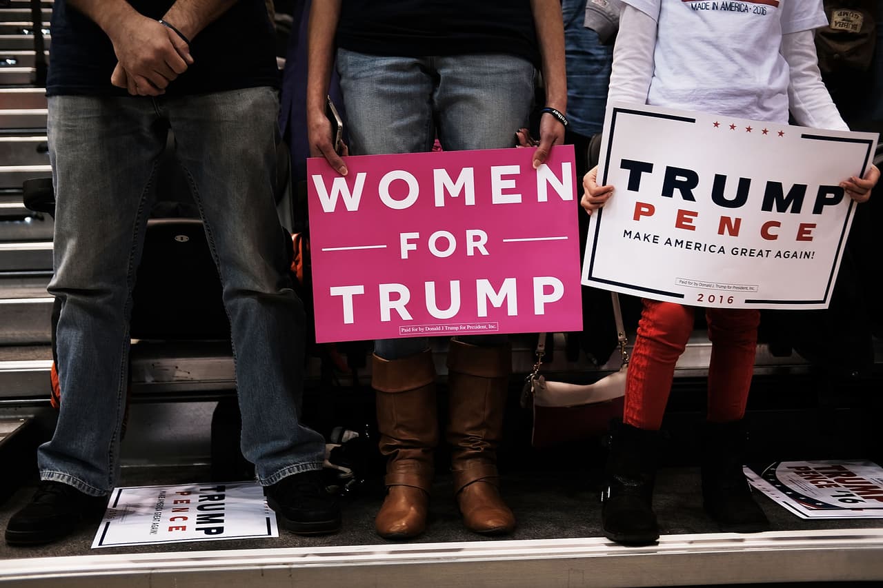 Una seguidora de Trump en el mitin del 22 de octubre de 2016 en Cleveland, Ohio.