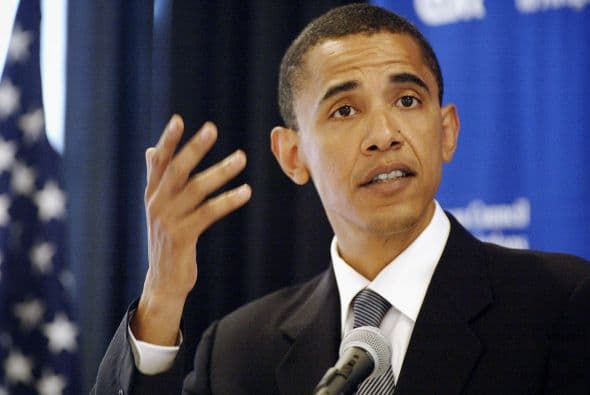 Nacido en Hawai en 1961 y criado por unos años en Indonesia, fue por siete años representante del sur de Chicago en el Senado de Illinois.