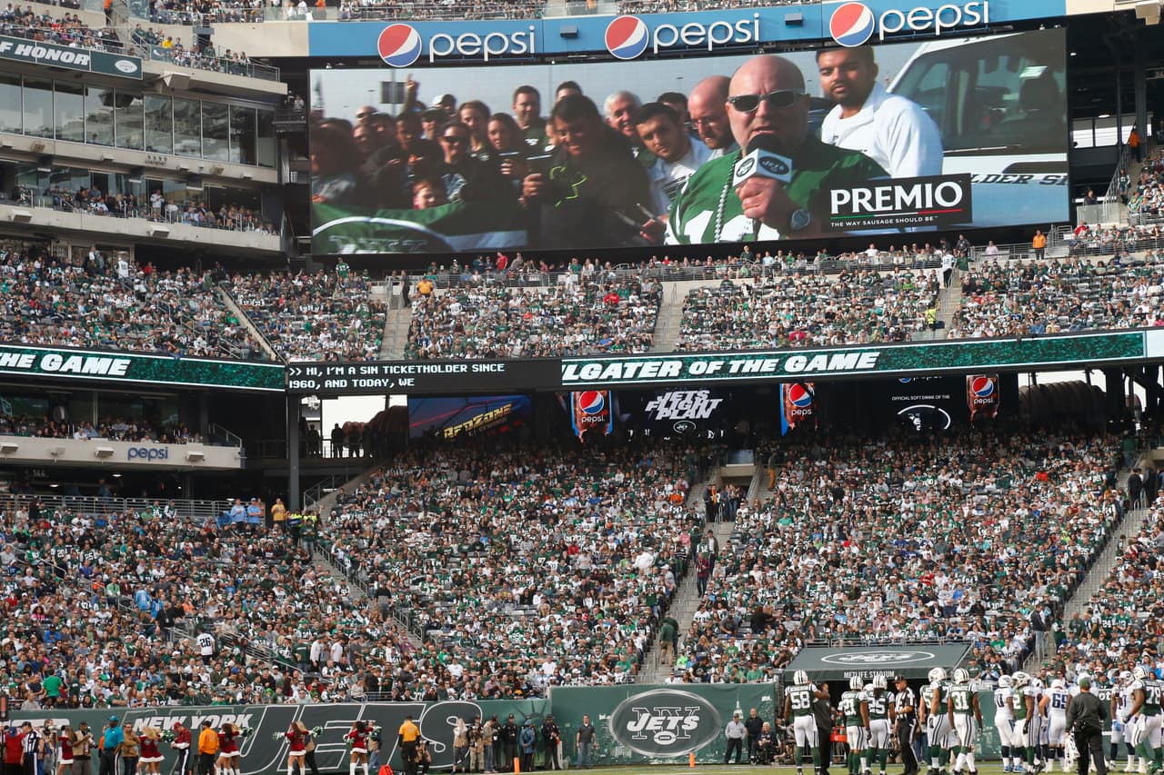 El MetLife Stadium fue inaugurado el 10 de abril del 2010 y tiene capacidad para 82.566 fanáticos.