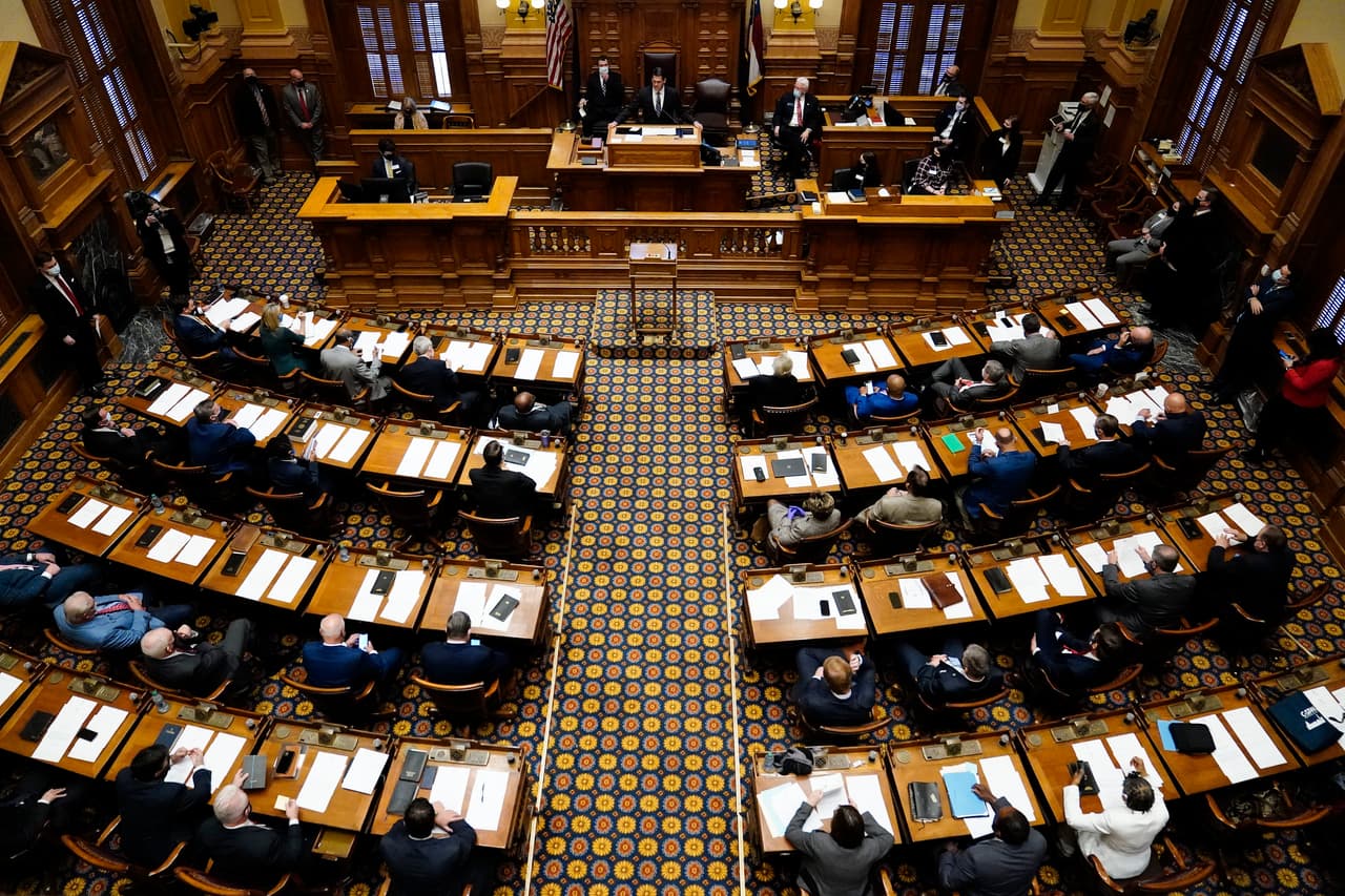 Retiran a legislador estatal de Georgia de la Cámara de Representantes por negarse a una prueba de Covid-19