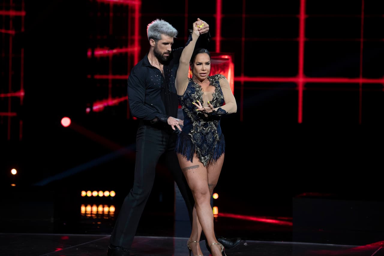 Por esa razón la pareja aspirante misteriosa se tuvo que despedir de la competencia, no sin antes demostrar un poco de su talento.