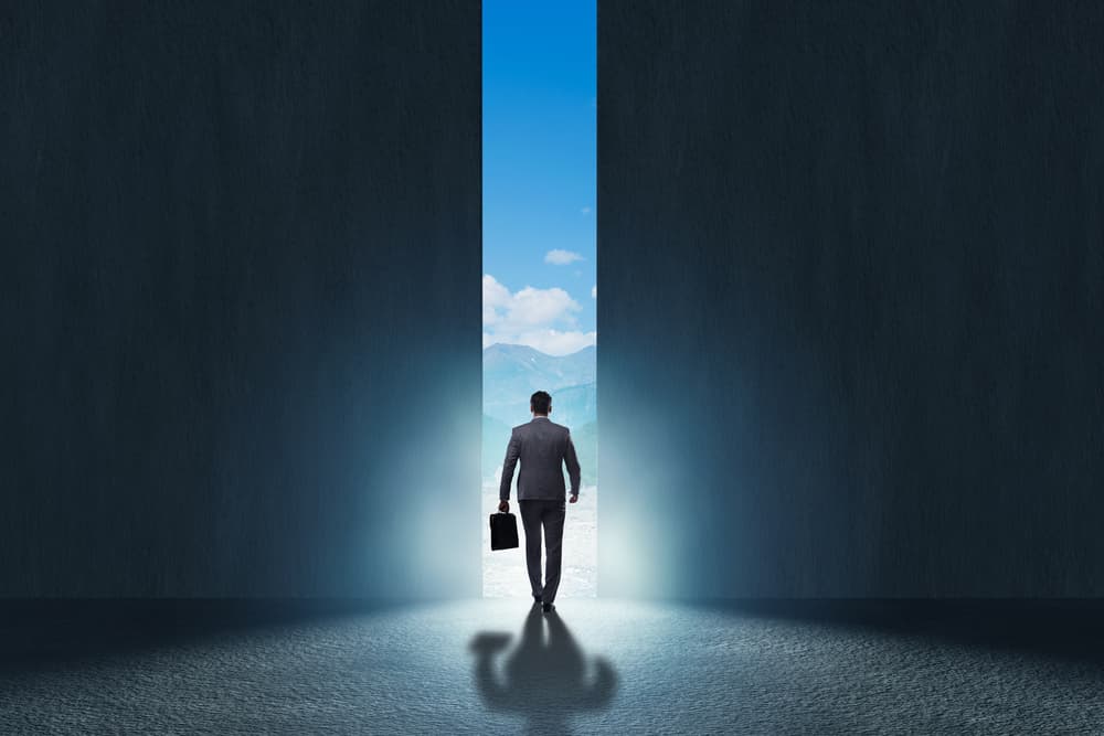 <b>Marte retrógrado en el elemento fuego (Aries, Leo y Sagitario)</b>
<br>
<u>Ambiciones desmedidas</u>
<br>Mucho cuidado con las ambiciones, recuerda que existe una notable diferencia entre las mismas y las aspiraciones. Durante este ciclo tiendes a sentirte deseoso de lograr muchas cosas, pero a veces surgen negocios que son dudosos, o te encuentras con personas tramposas que tratan de aprovechar tus deseos de superación para complicarte la vida.
<br>