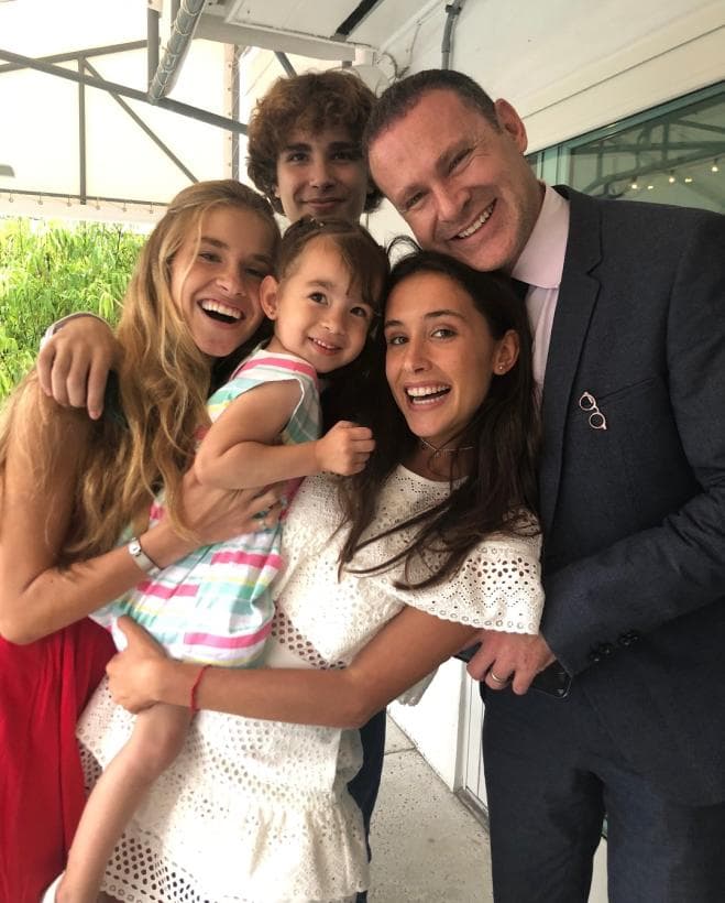 Para Alan Tacher "la familia es primero". Sus compañeros del show lo han llamado "súper papá".