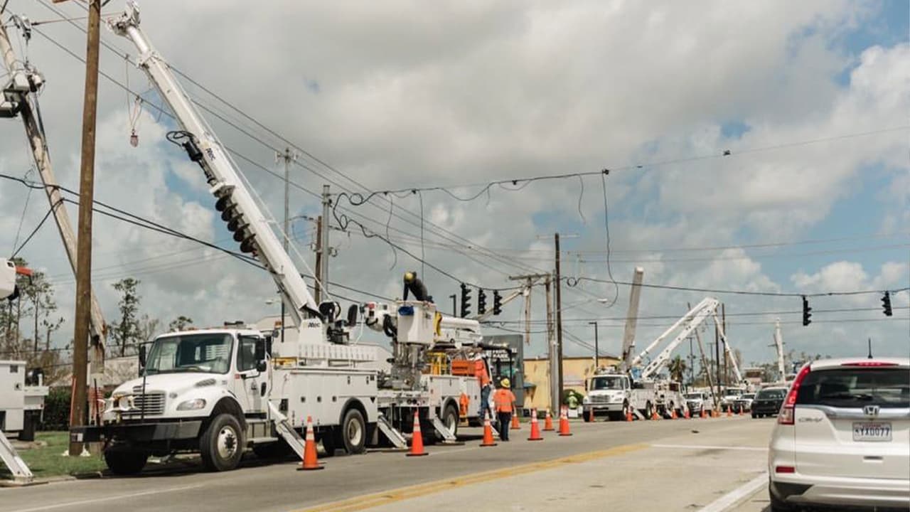 Las autoridades no han informado sobre cuándo podría volver la electricidad a la ciudad y en cuanto al agua, debido a que las plantas fueron destruidas, esta sería restituida dentro de unas 8 semanas.