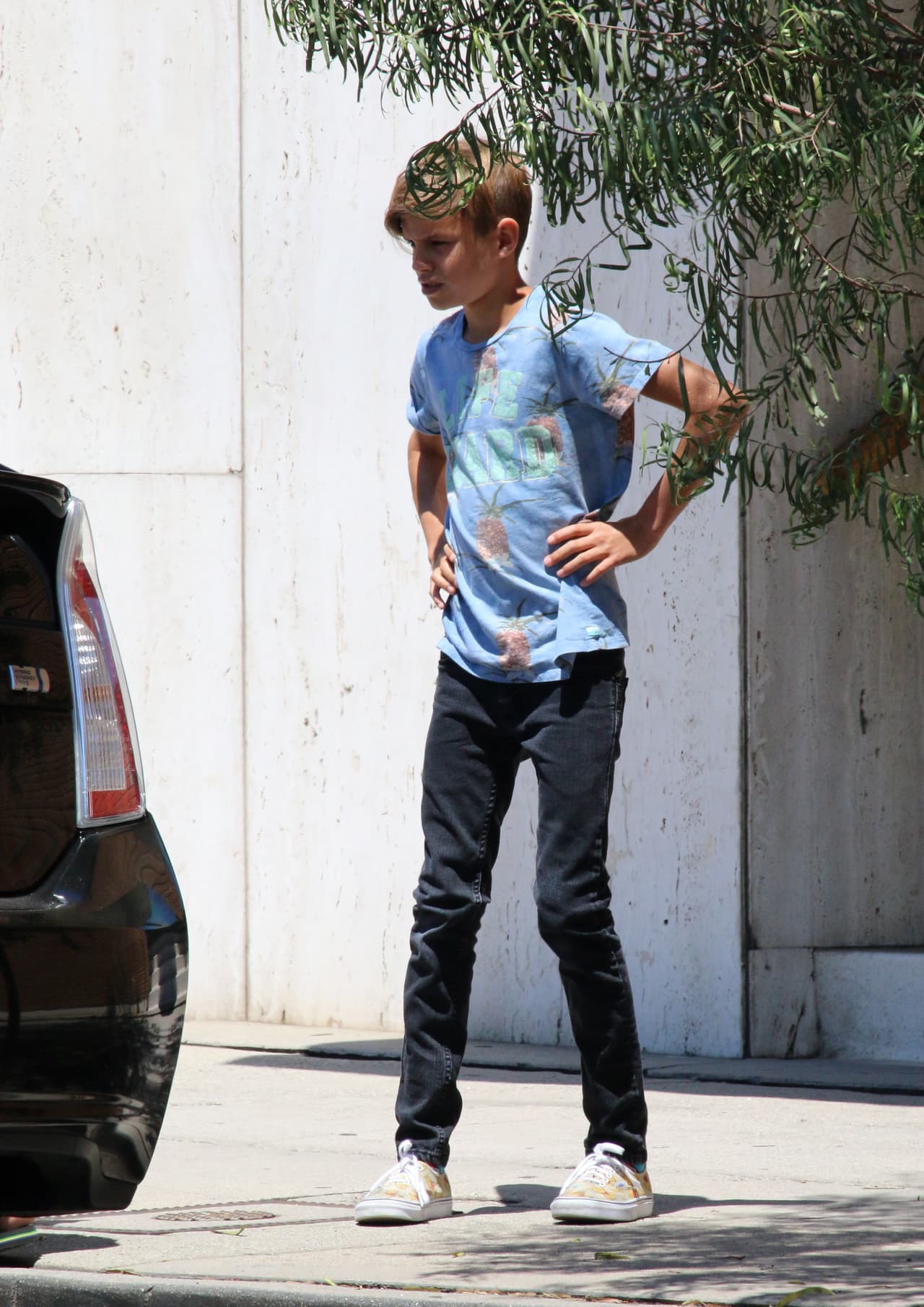 Su hermano, Romeo, también sabe de moda: por eso combina colores a la perfección.