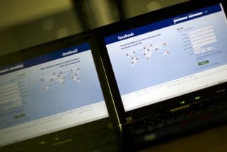 Facebook perdió 20,000 dólares por cada minuto que estuvo caído