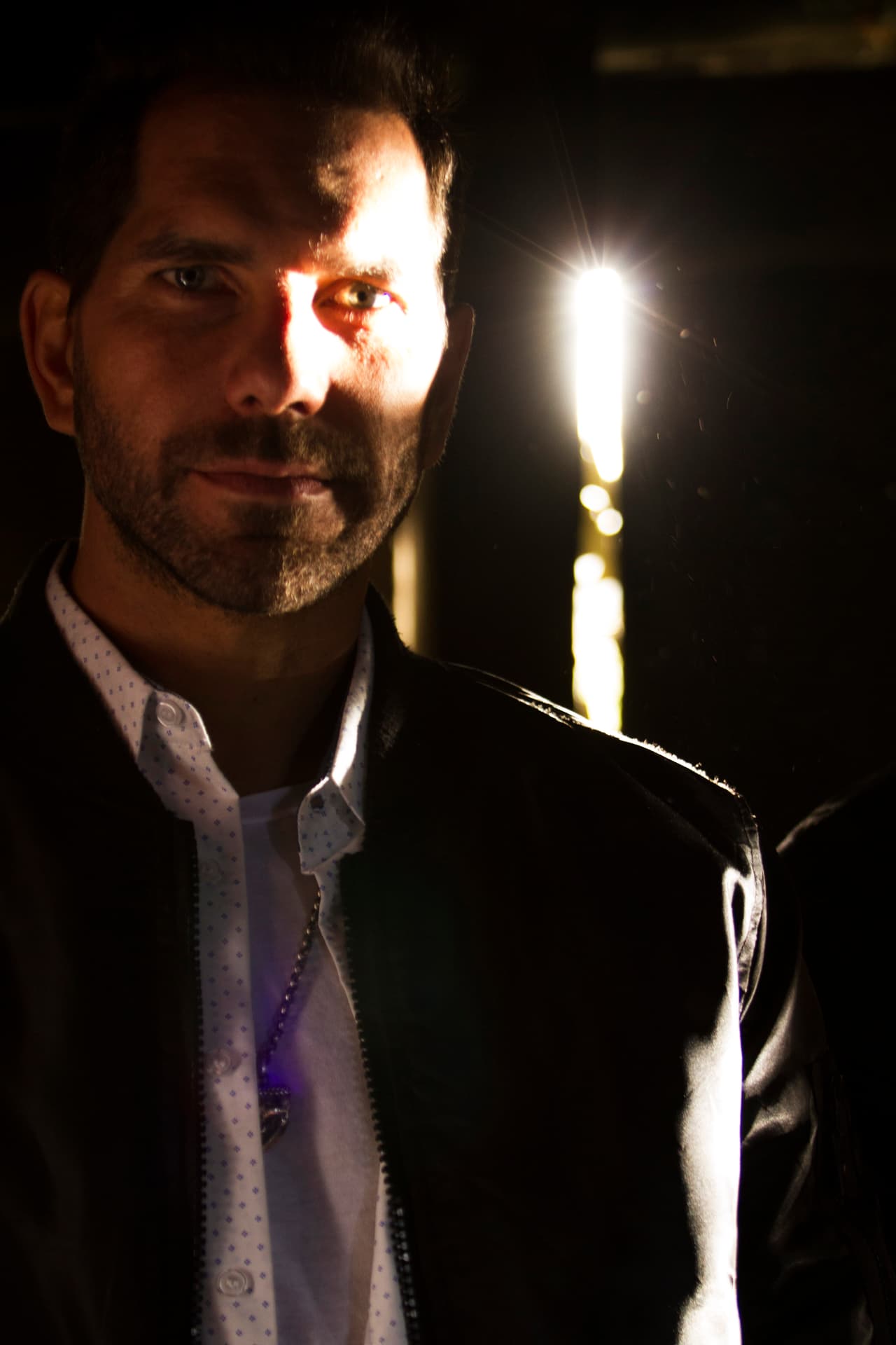 Ahora sólo pensaba en la traición de Yolanda, no le perdonaría un golpe tan duro a su confianza.