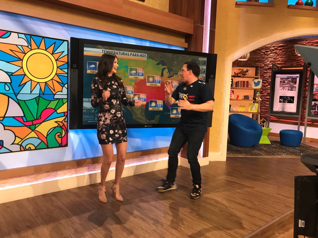 La conductora está casi a la mitad de su embarazo, y es verdad que a veces parece tener menos tiempo.