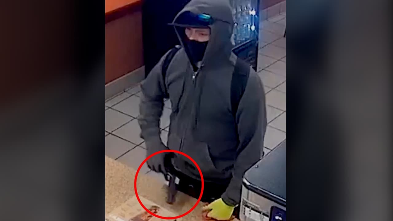 Buscan a sospechoso que robó con pistola en mano una tienda de donas en New Port Richey