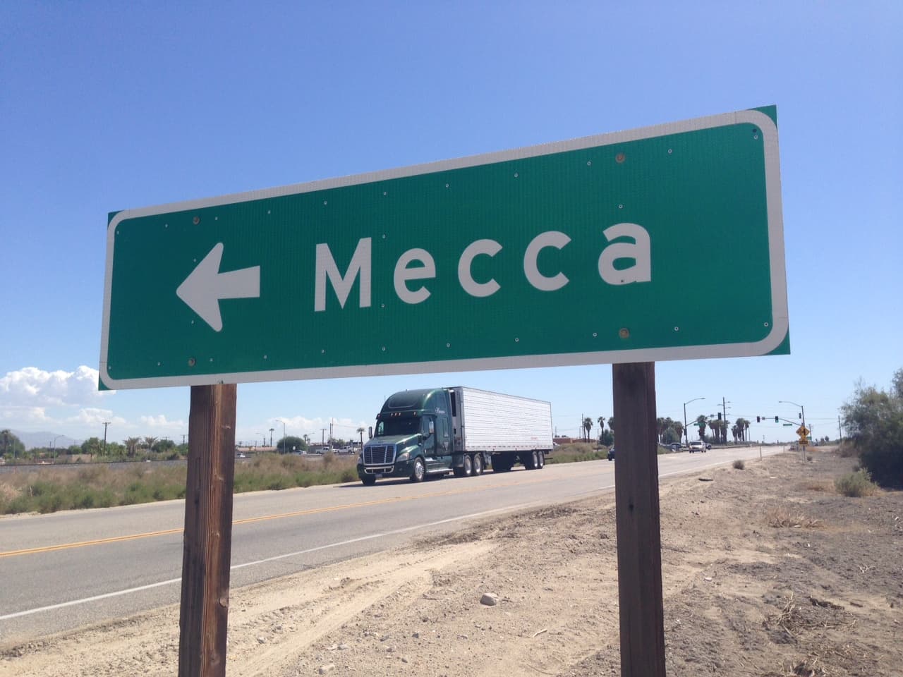 Casi todos los 8,577 habitantes de esta comunidad en el condado de Riverside son latinos y la mayoría, trabajadores agrícolas.