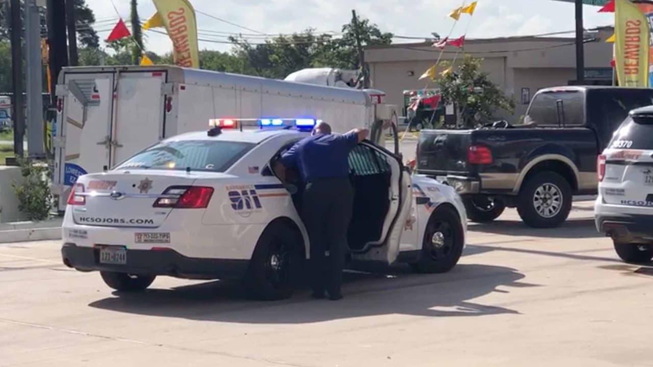 Roban un tráiler y después uno de los sospechosos hiere a su cómplice con un machete