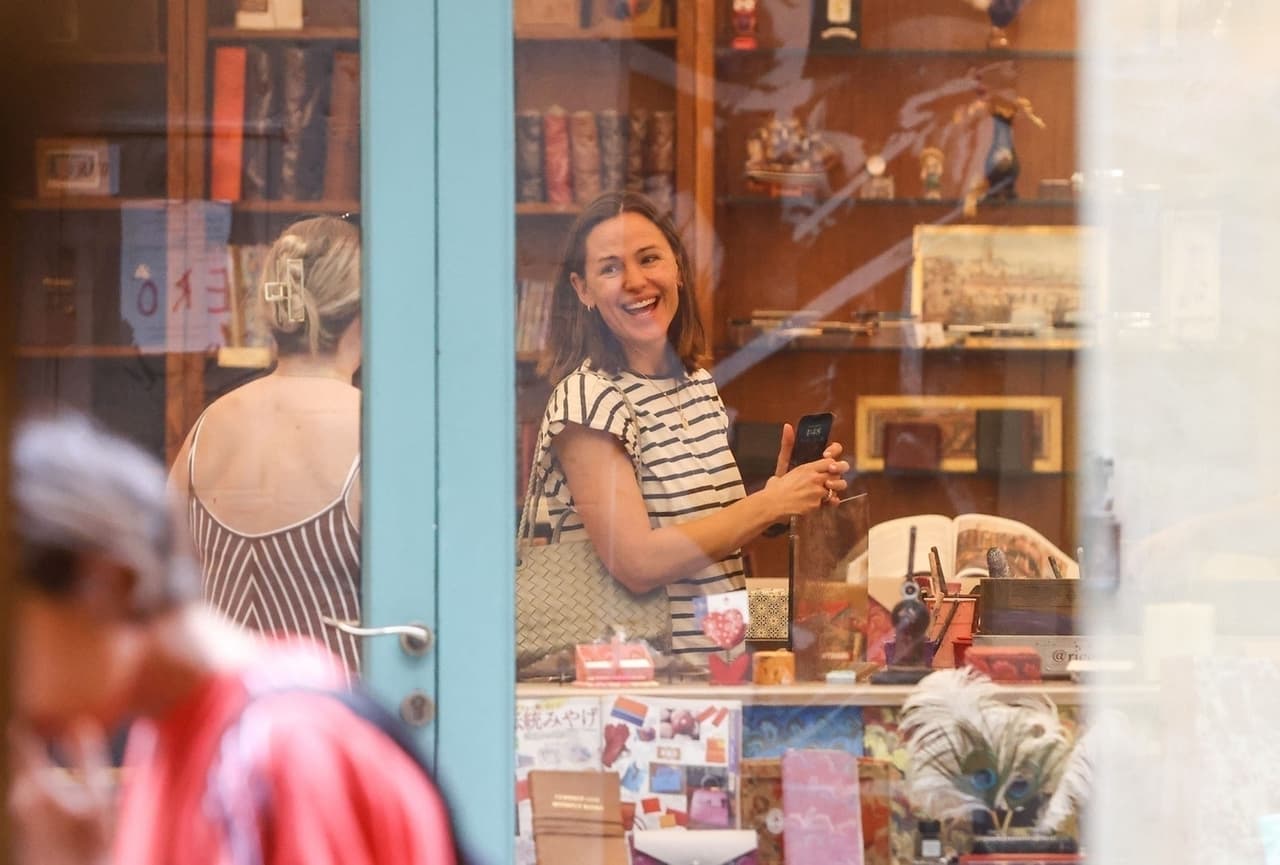Ese mismo día, más tarde, la productora, de 51 años, visitó una librería, donde conversó con una conocida, reporta el medio británico.
<br>