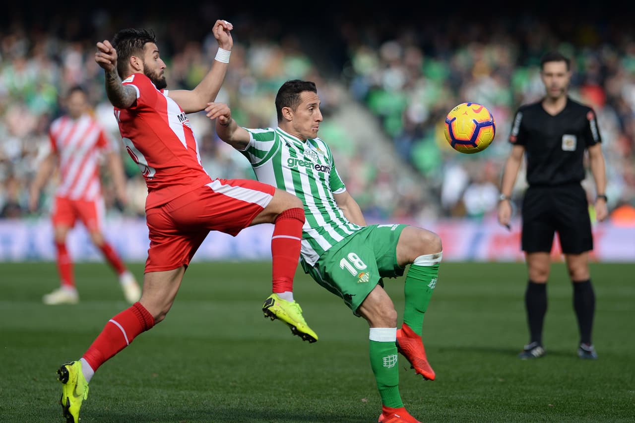 Su compatriota Andrés Guardado arrancó como titular en un partido en el que Betis comenzó arriba pero sufrió la remontada del visitante.