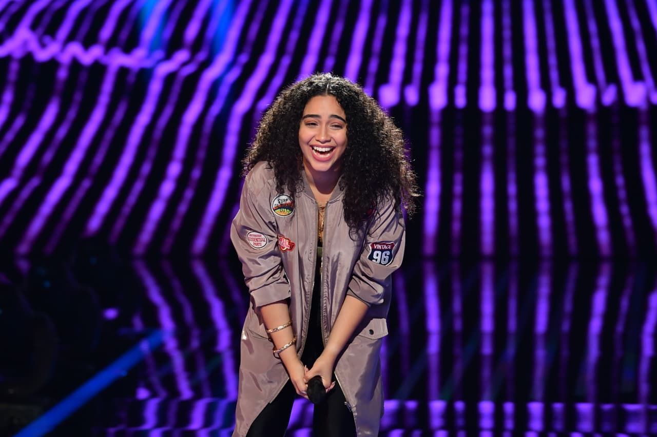 De inmediato salió la primera concursante: Jessica Nuñez, quien interpretó el tema ‘I Like it like that’.