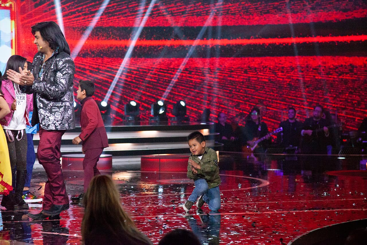 Felicidades, Giovani. Nos ha quedado claro que para divertirte, te pintas solo.