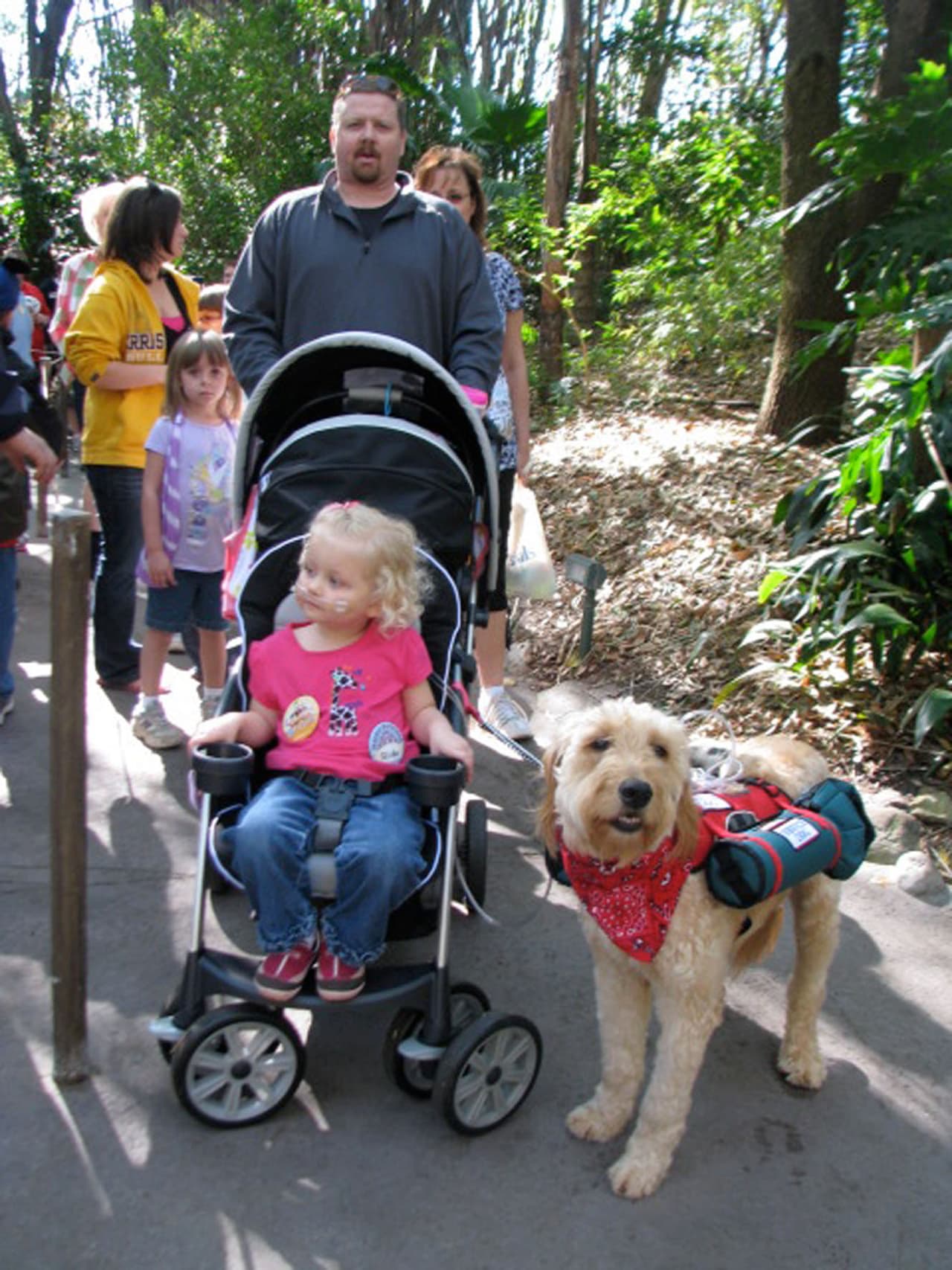 Es entonces Mr. Gibbs quien pasa el tiempo con ella, además de cargar con el preciado gas.