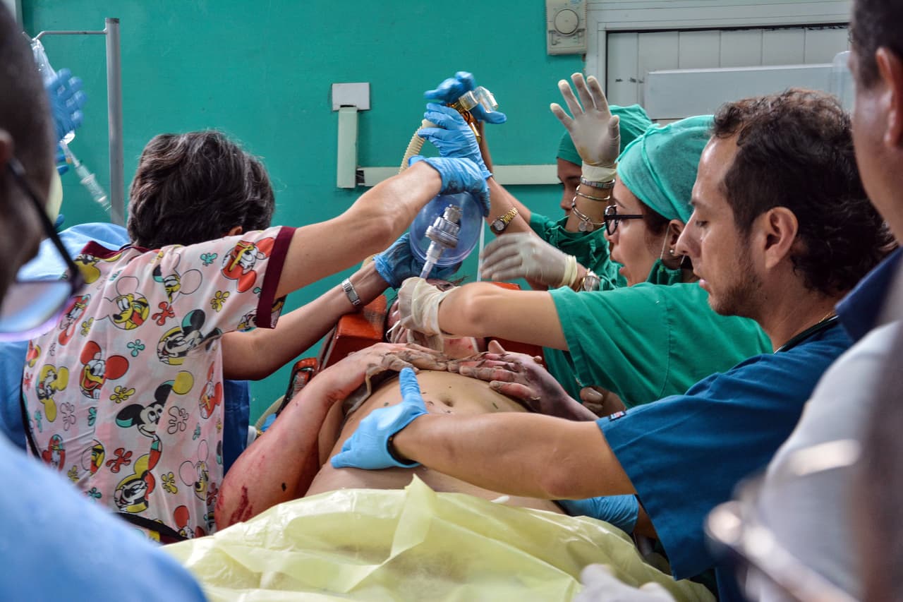 Tres de las personas que viajaban a bordo sobrevivieron al accidente. Todas mujeres, según el diario Granma, que fueron atendidas en el hospital Calixto García de La Habana.