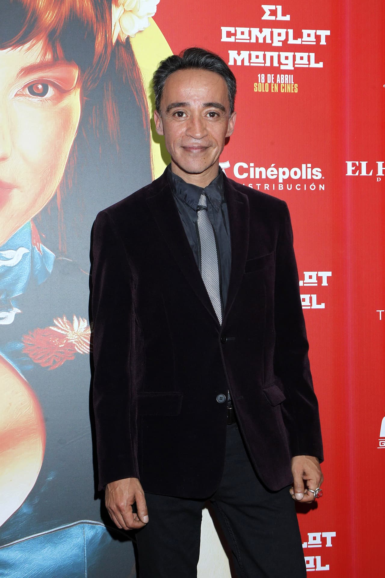 Roberto Sosa reconoció que Levy arriesgó tanto su imagen de galán como el presupuesto de su productora con la película en la que ambos comparten créditos y aseguró que "
<b><a href="https://www.univision.com/shows/el-gordo-y-la-flaca/la-flaca-revive-una-anecdota-con-william-levy-que-pone-en-duda-los-rumores-sobre-una-crisis-economica-del-actor-video" target="_blank">lo mejor de William </a></b> está por venir".